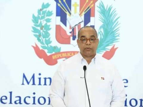 El Gobierno reforma el manejo de los consulados para que ya no sean un bot&iacute;n pol&iacute;tico