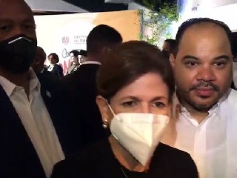 Raquel Pe&ntilde;a sobre contrato de vacunas AstraZeneca y Pfizer &ldquo;est&aacute; en manos legal&rdquo;