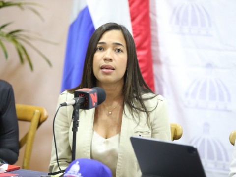 Ministerio de la Mujer tiene 107 abogadas y 75 psic&oacute;logas para ayudar a v&iacute;ctimas de violencia