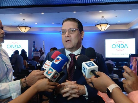 Econom&iacute;a dominicana muestra resiliencia ante crisis global, afirma Sanz Lovat&oacute;n