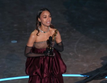 Zo&eacute; Salda&ntilde;a se lleva su primer &Oacute;scar resaltando a Rep&uacute;blica Dominicana y el orgullo latino